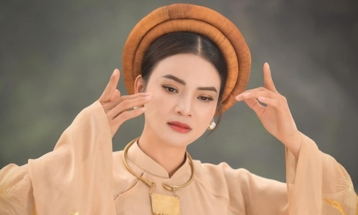 Đời tư kín tiếng của nữ ca sĩ trẻ tuổi nhất được phong tặng danh hiệu NSND