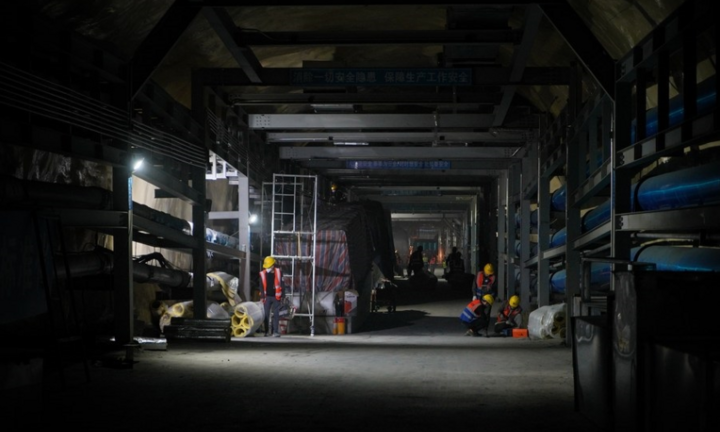 Phòng thí nghiệm sâu nhất thế giới ở Trung Quốc 'bắt' vật chất tối