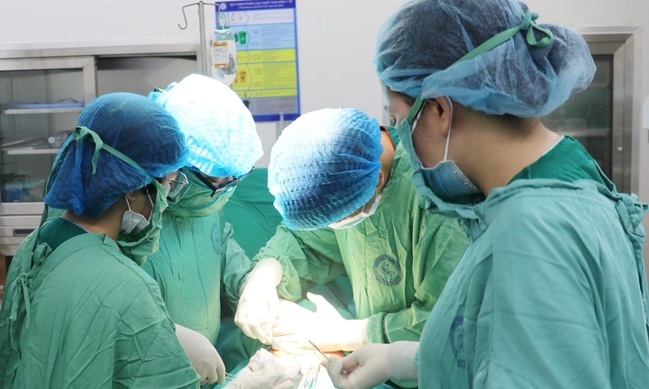 Người mẹ từ Hàn Quốc về Việt Nam để giữ thai mắc bệnh tim nguy hiểm