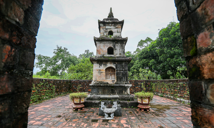 Cận cảnh Am Tháp độc đáo ở Hà Tĩnh, dùng mật mía kết dính các phiến đá