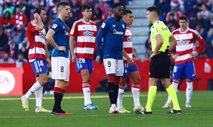 CĐV qua đời trên khán đài, La Liga hoãn trận đấu