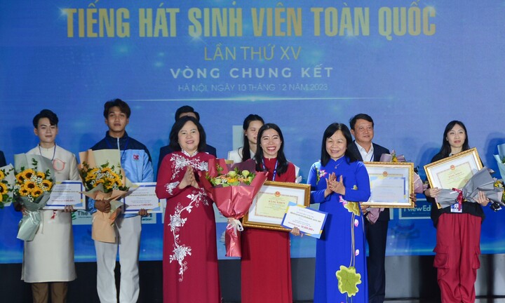 Đại học Kinh tế - Luật TP.HCM giành quán quân cuộc thi tiếng hát sinh viên 2023