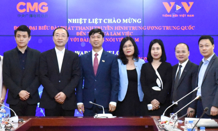 Phó Tổng Giám đốc VOV Ngô Minh Hiển tiếp đoàn Đài PTTH Trung ương Trung Quốc