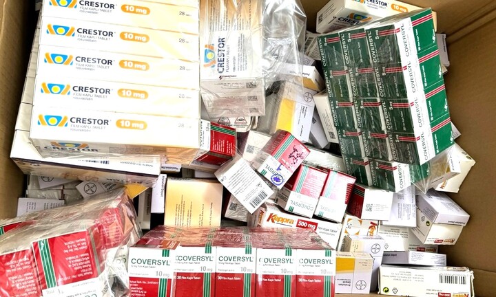 ‘Lật mặt’ các cơ sở kinh doanh tân dược, mỹ phẩm, thuốc lá lậu