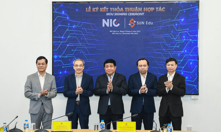 Phát triển nguồn nhân lực chuyên sâu về vi mạch cho công nghệ số tại Việt Nam