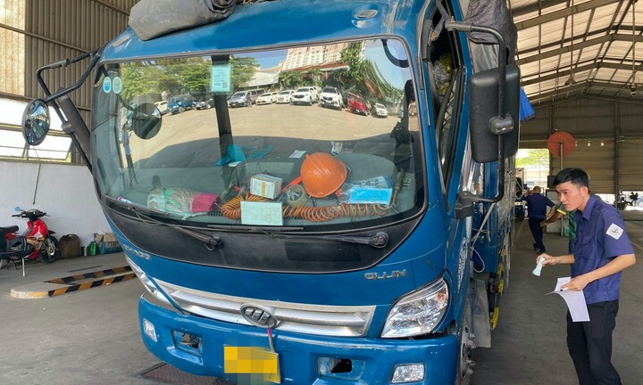 Các trung tâm đăng kiểm ở TP.HCM 'đón sóng' dịp cuối năm