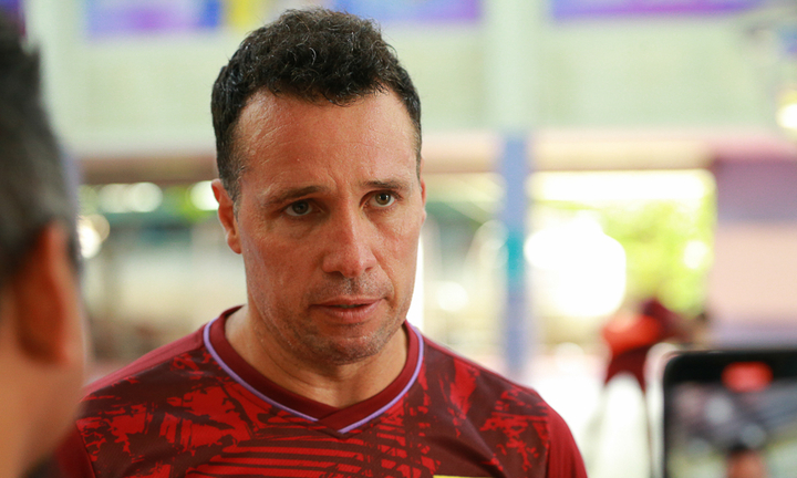 HLV tuyển Việt Nam tự tin đối đầu Thái Lan