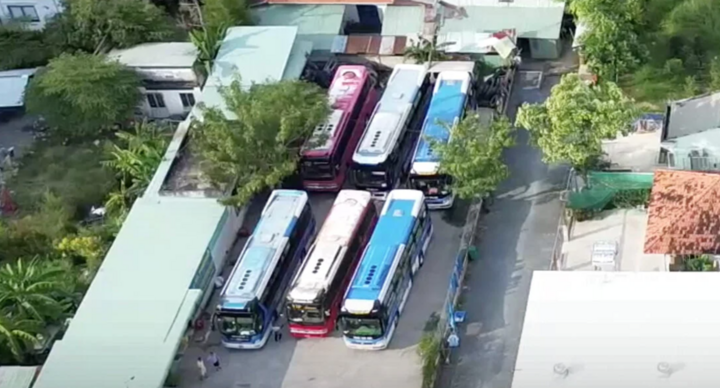 Chuyên gia chỉ cách xử lý 'xe dù, bến cóc' đang hoành hành ở TP.HCM