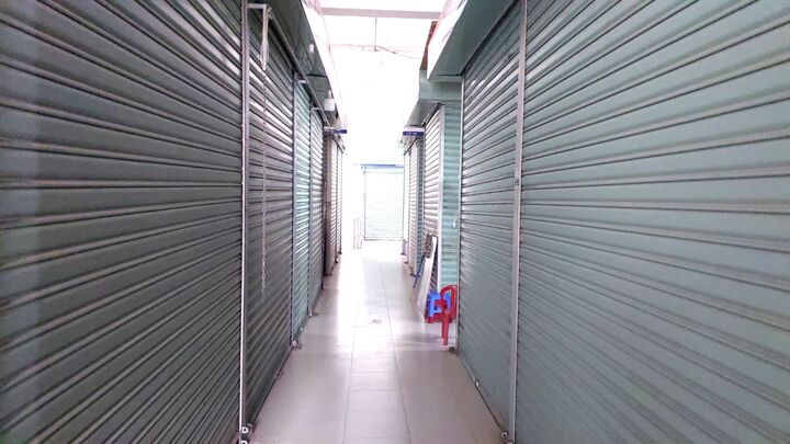 Các chợ vắng như 'chùa Bà Đanh', tiểu thương ôm nợ nhìn vốn chôn theo hàng hóa