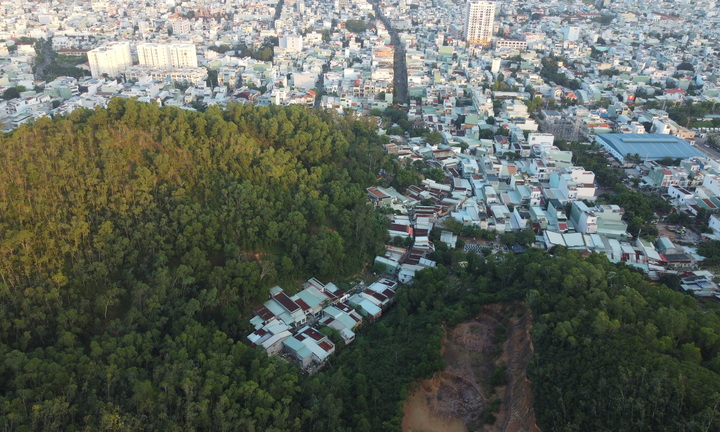 Sau 4 năm 'nằm trên giấy', hơn 1,3 km đường ở Bình Định tiếp tục gia hạn