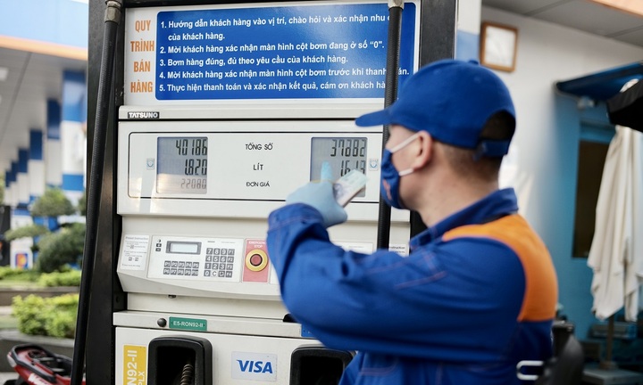 Dầu thô tăng nhẹ sau 8 tuần giảm liên tiếp