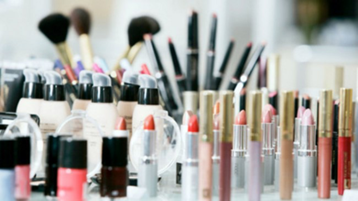 Đề xuất bổ sung quy định kinh doanh trực tuyến mỹ phẩm