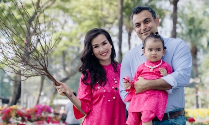 Võ Hạ Trâm: Chồng Ấn Độ không bao giờ nhìn người phụ nữ khác khi đi với tôi