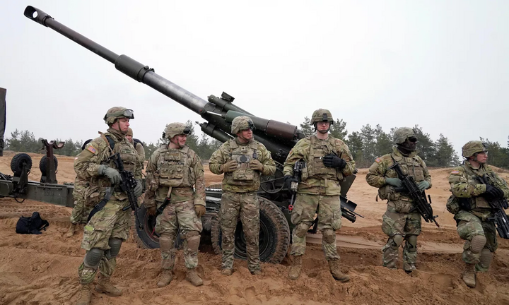 Cách Mỹ đưa quân và vũ khí áp sát biên giới Nga