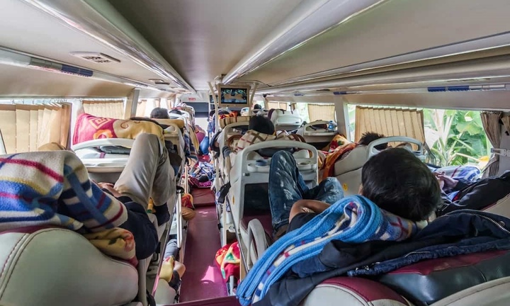 Lý do hành khách nên giữ yên tĩnh khi đi ô tô