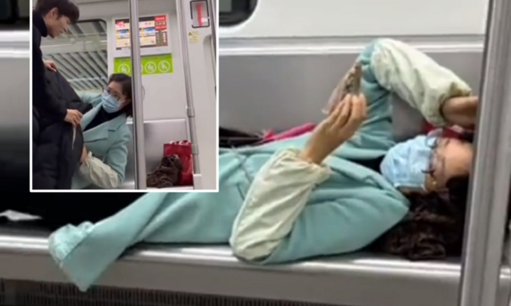 Nằm ườn chiếm chỗ trên tàu điện ngầm, quý bà bị thanh niên 'trị' cực cao tay