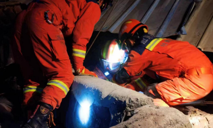 Động đất tại Trung Quốc: Số người thương vong tăng lên 137