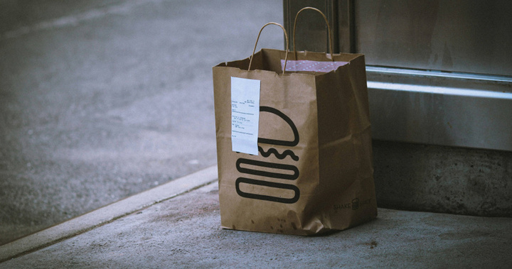 Chủ quán ăn vặt cứu được vị khách muốn tự tử nhờ tinh ý khi đọc đơn hàng