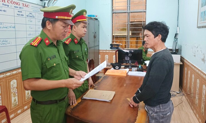 Níu kéo tình cảm bất thành, gã đàn ông cướp tài sản và hiếp dâm người yêu cũ