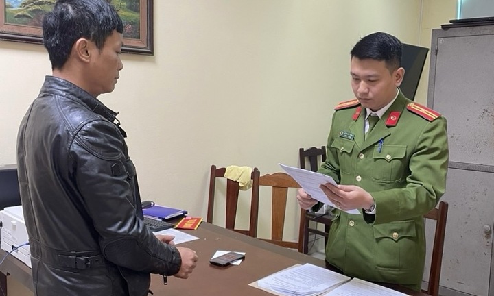 Bắt Phó phòng Tài nguyên và Môi trường ở Phú Thọ