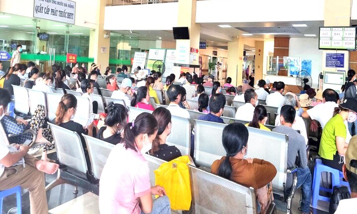 Bảo hiểm y tế: ‘Bệ đỡ’ cho người dân khi giá dịch vụ y tế điều chỉnh tăng