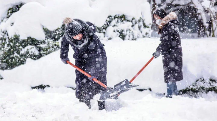 Trung Quốc chống chọi với lạnh giá khắc nghiệt, có nơi tuyết rơi dày 74cm