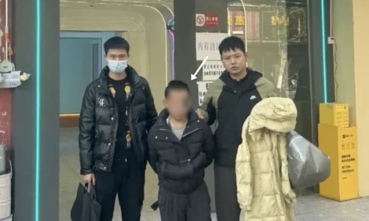 Trời quá rét khiến tên trộm bị bắt vì 'lỗi nghề nghiệp' ngớ ngẩn