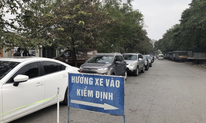 Ùn tắc đăng kiểm dịp cuối năm: Bộ Giao thông Vận tải đưa giải pháp 'nóng'