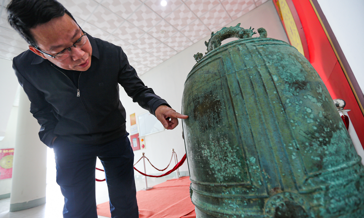 Chiêm ngưỡng chuông cổ hơn 600 tuổi, ghi dấu biến cố cuối thời Trần