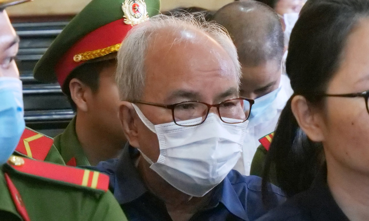 Xét xử cựu Giám đốc Sở Y tế Tây Ninh nhận 'lại quả' 1 tỷ đồng