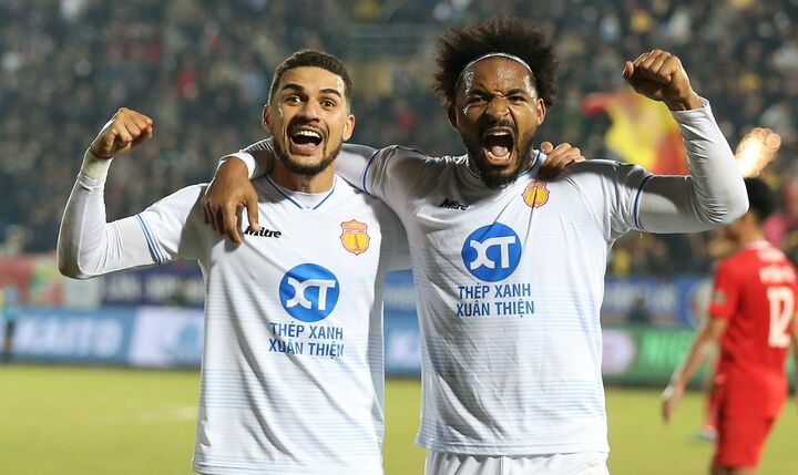 CLB Nam Định thắng dễ Thể Công Viettel, củng cố ngôi đầu bảng