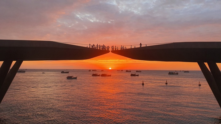 Được CNN ca ngợi sau 4 ngày ra mắt: Thế giới đã 'đáp lời' Cầu Hôn