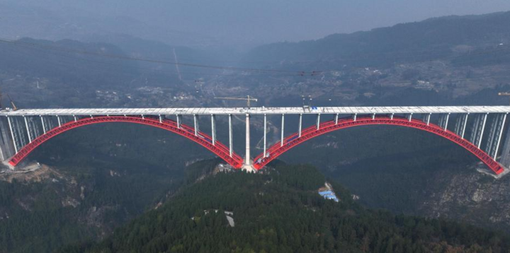 Trung Quốc xây cầu vòm nhịp đôi lớn nhất thế giới