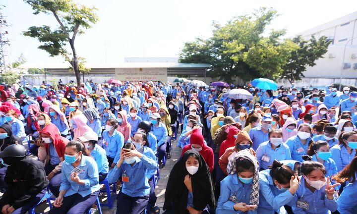 Công ty có được giữ lương của người lao động?