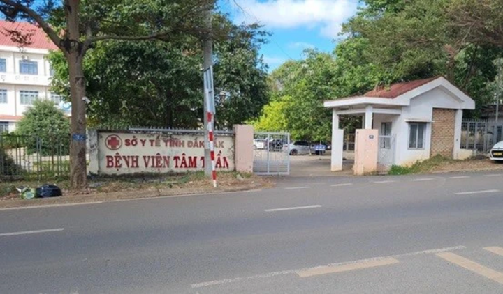 Công an điều tra 1 bác sĩ nghi nhận tiền của bệnh nhân