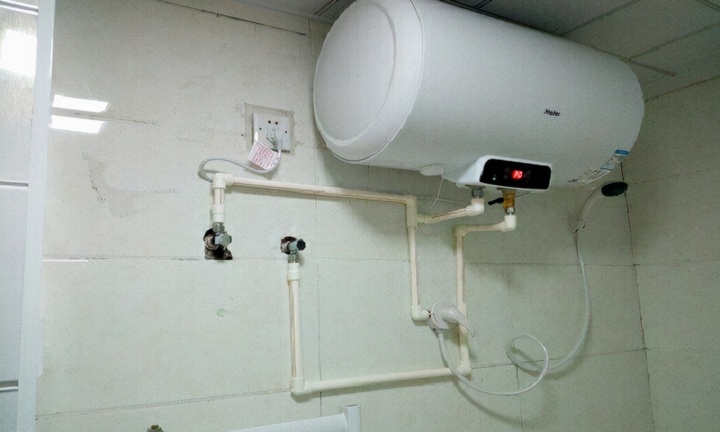 Sai lầm khi dùng bình nóng lạnh khiến tiền điện tăng chóng mặt vào mùa đông