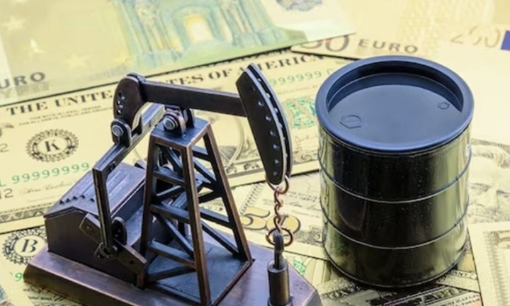 Giá xăng dầu hôm nay 31/12: Dầu thế giới giảm nhẹ