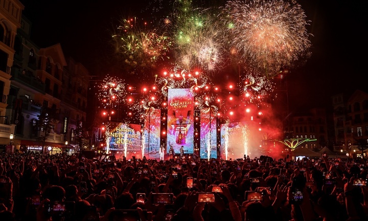 'Quẩy' tưng bừng với đại tiệc chào đón năm mới 2024 tại Grand World Hà Nội