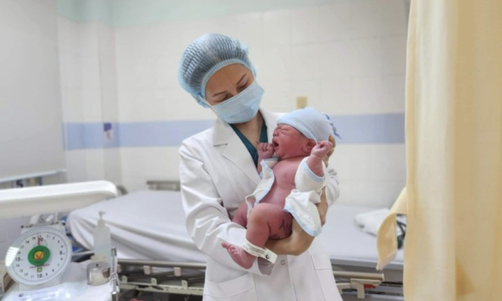 TP.HCM đón chào công dân đầu tiên của năm 2024