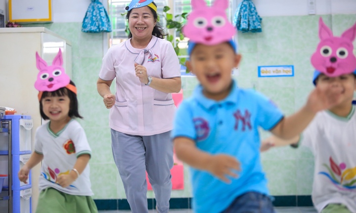 Hơn 1.000 thầy cô được phong tặng Nhà giáo Ưu tú