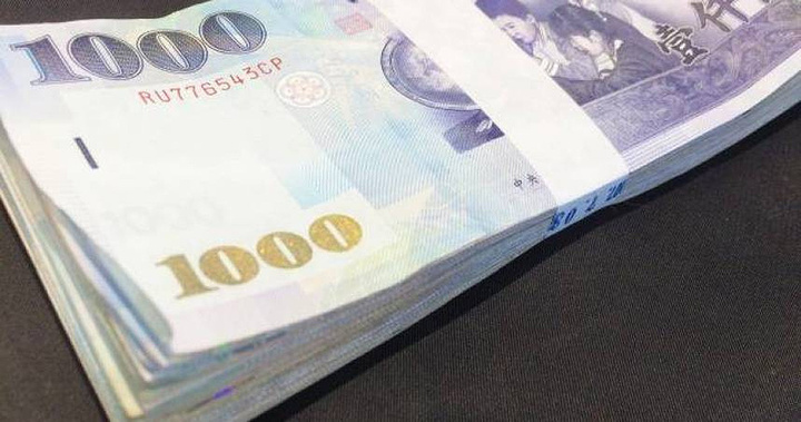 Chuyện cô gái nghỉ việc từ tháng 4 vẫn được thưởng tết 30 triệu đồng gây ‘sốt’