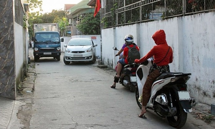 Kinh nghiệm lùi xe trong ngõ hẹp