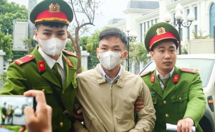 Phó Tổng Giám đốc Việt Á luôn cầm sẵn tiền tỷ trong người để đi 'cảm ơn'