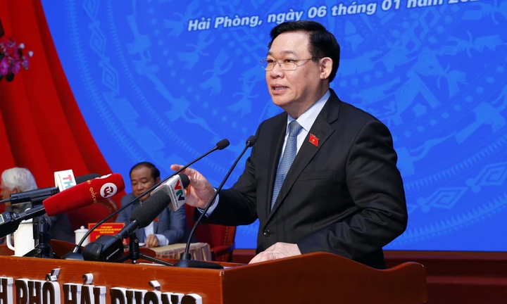 Chủ tịch Quốc hội: Hướng tới tiền lương khu vực công tiệm cận khu vực sản xuất