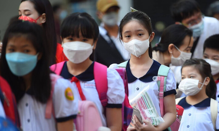 Trung tâm ngoại ngữ, tin học không được thu học phí dài hạn