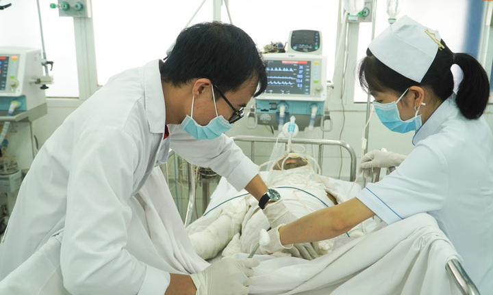 TP.HCM: Người đàn ông tự thiêu, bỏng 99%