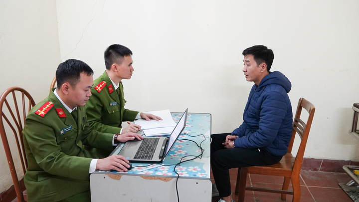 'Nổ' quen CSGT, giảng viên đại học lừa tiền của nhiều tài xế