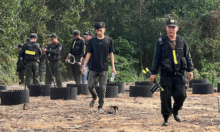 Long An: Công an vào rừng, chặn khắp ngả đường truy tìm kẻ sát hại cô gái trẻ