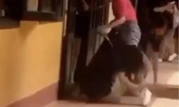 Vụ nữ sinh Hà Nội quỳ trước cửa lớp đến kiệt sức: Cảnh cáo cô giáo