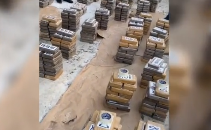 Nga chặn lô hàng 1 tấn cocaine buôn lậu